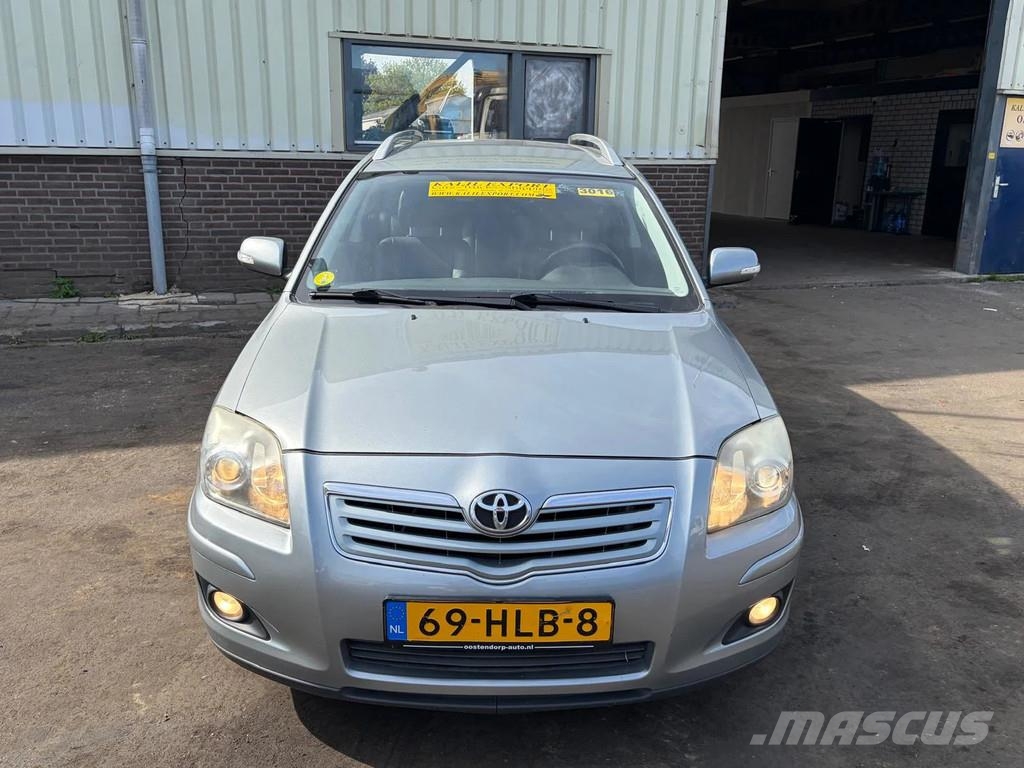 Toyota Avensis Station Wagon - Manual Gearbox - Airco - P Auto's