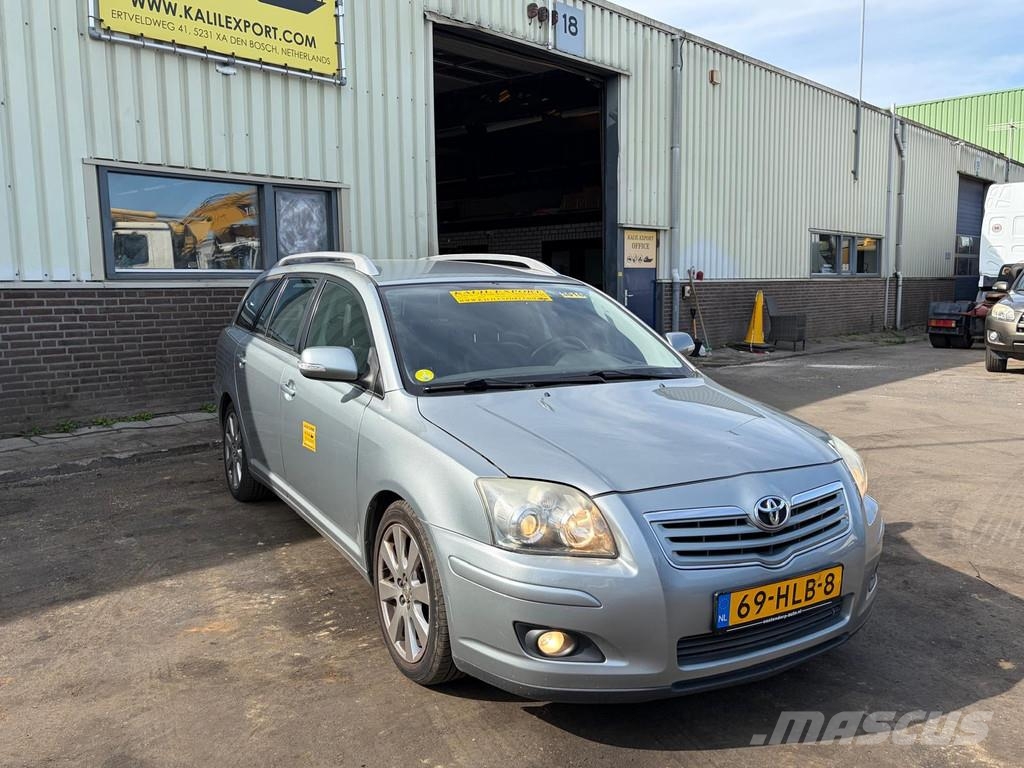 Toyota Avensis Station Wagon - Manual Gearbox - Airco - P Auto's
