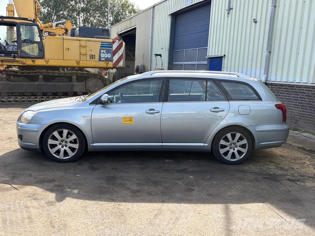 Toyota Avensis Station Wagon - Manual Gearbox - Airco - P Auto's