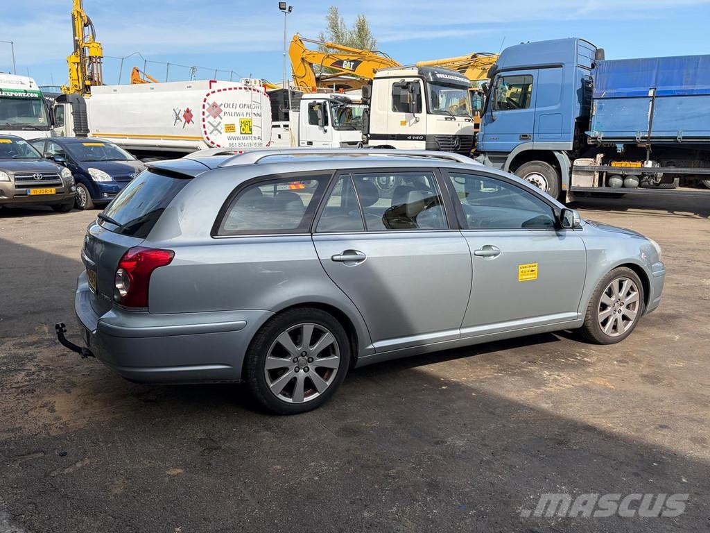 Toyota Avensis Station Wagon - Manual Gearbox - Airco - P Auto's