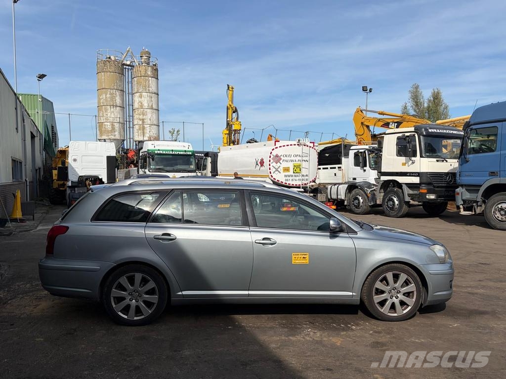 Toyota Avensis Station Wagon - Manual Gearbox - Airco - P Auto's