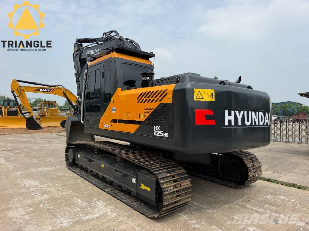 Hyundai HX 225 HD 履带挖掘机