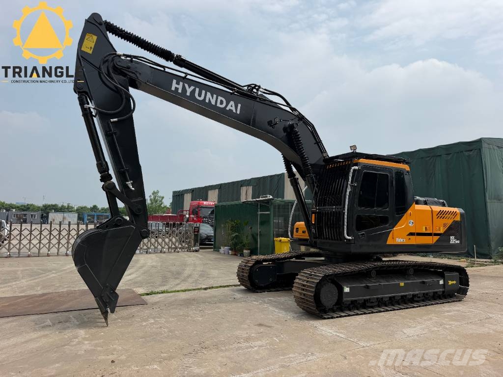 Hyundai HX 225 HD 履带挖掘机