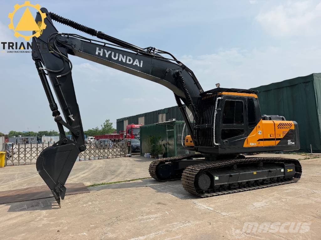 Hyundai HX 225 HD 履带挖掘机