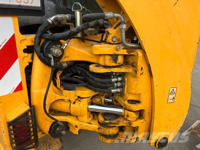 JCB 3CX AEC Kazıcı yükleyiciler - beko loder