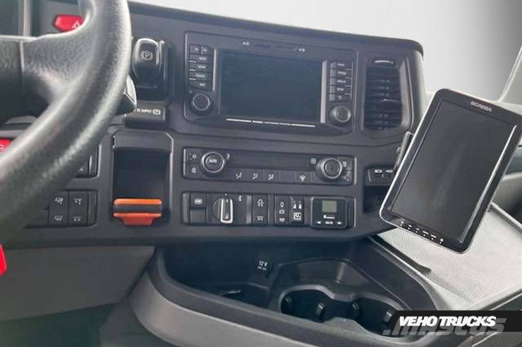 Scania R450B6X2*4NB ボックスボディー、ウイング、箱車