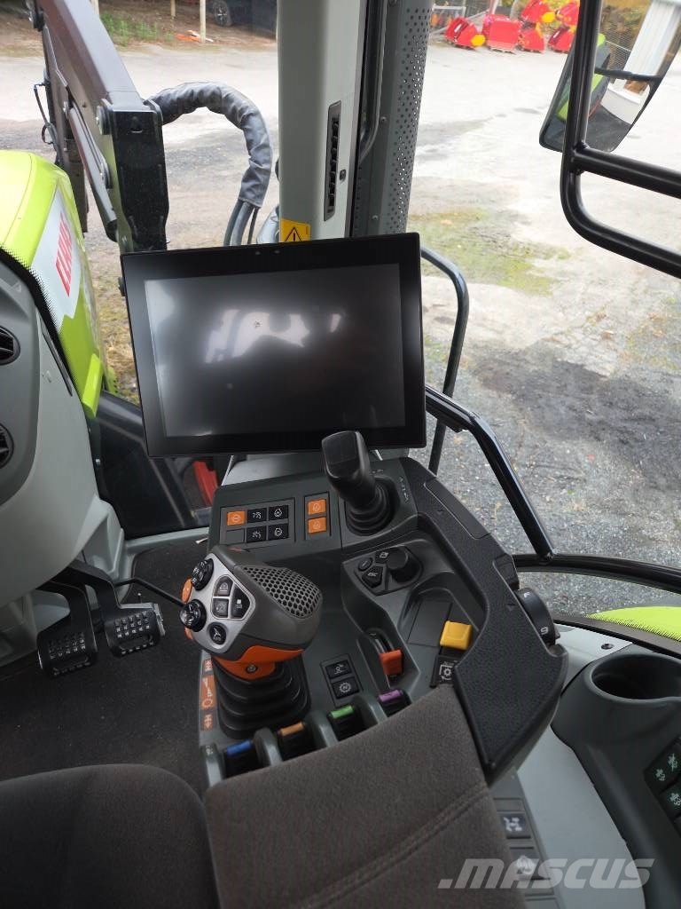 CLAAS Arion 660 CMATIC الجرارات