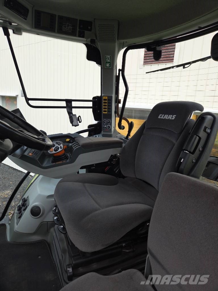 CLAAS Arion 660 CMATIC الجرارات
