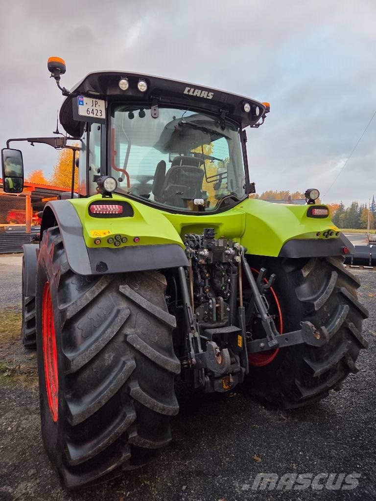 CLAAS Arion 660 CMATIC الجرارات