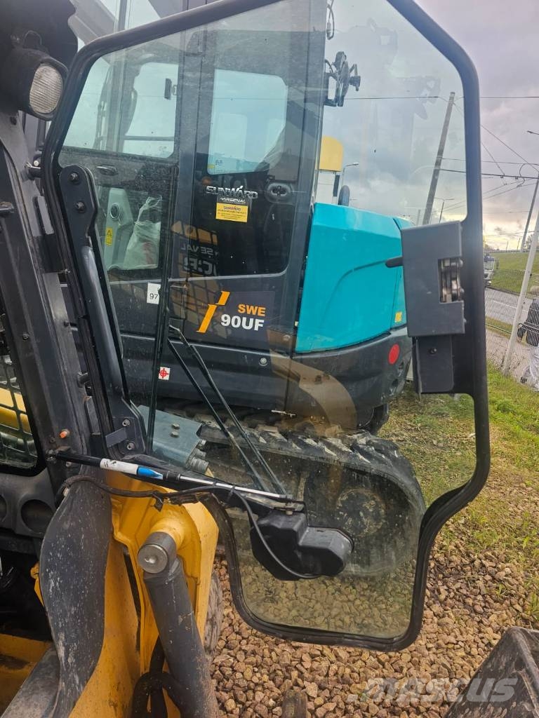 Gehl R 165 لوادر انزلاقية التوجيه