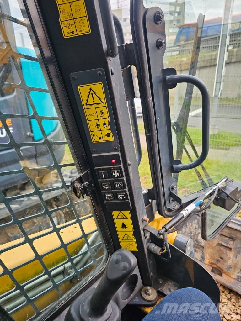 Gehl R 165 لوادر انزلاقية التوجيه