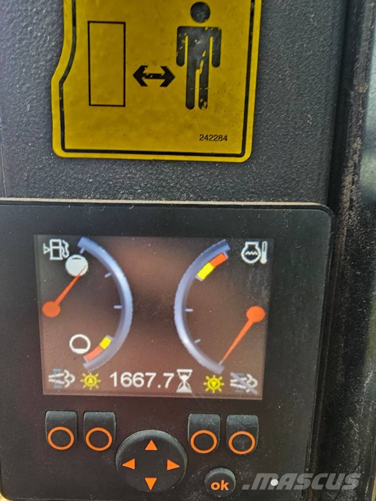Gehl R 165 لوادر انزلاقية التوجيه