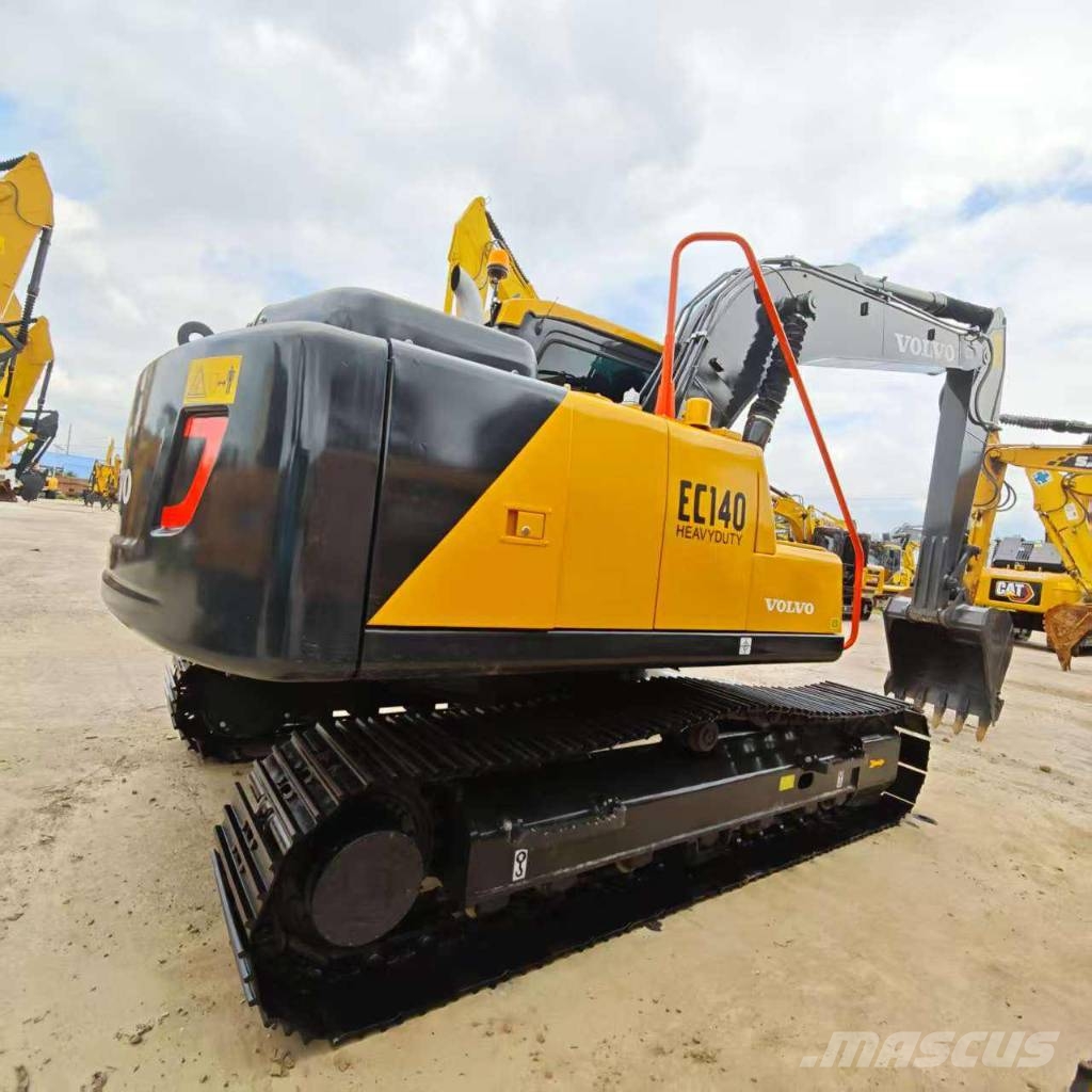 Volvo EC 140 حفارات زحافة