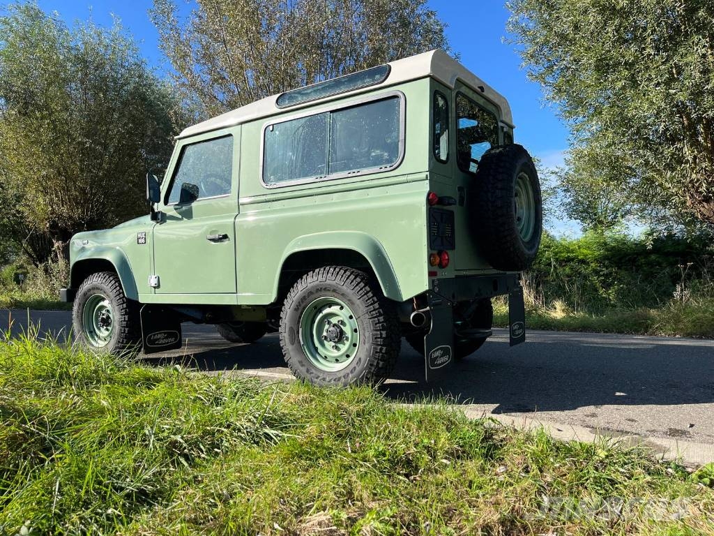 Land Rover Defender Heritage HUE only 1000 km with CoC Carros