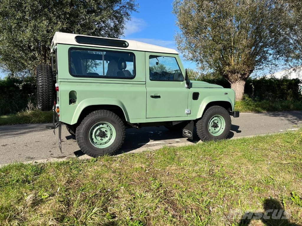 Land Rover Defender Heritage HUE only 1000 km with CoC Carros