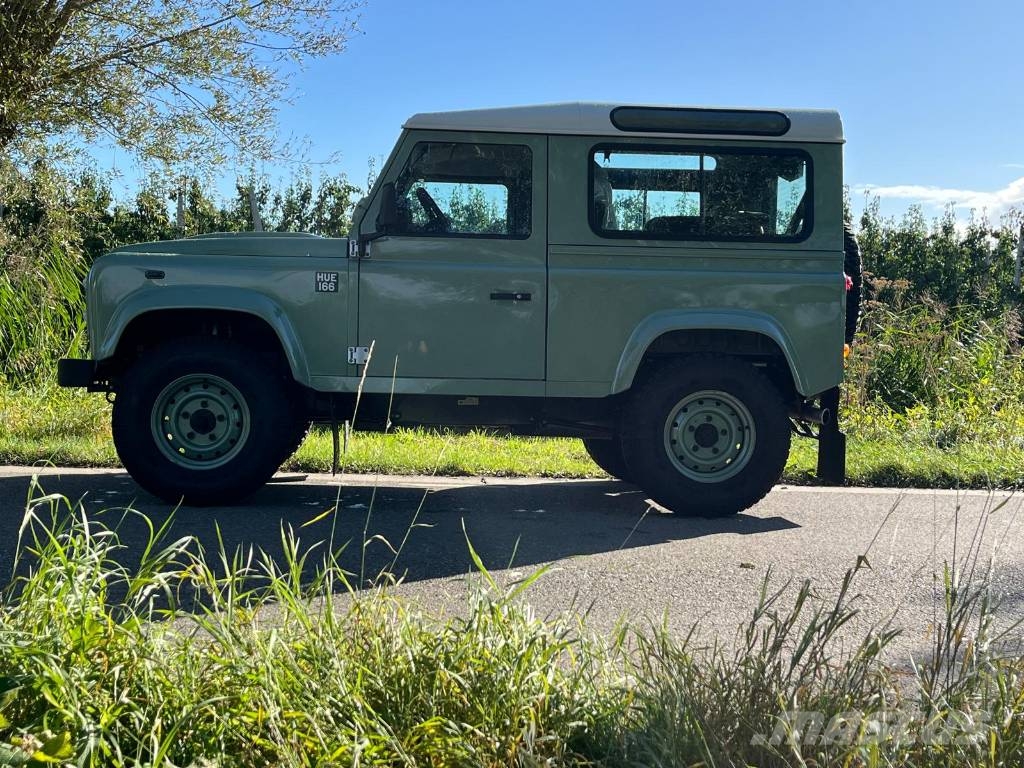 Land Rover Defender Heritage HUE only 1000 km with CoC Carros