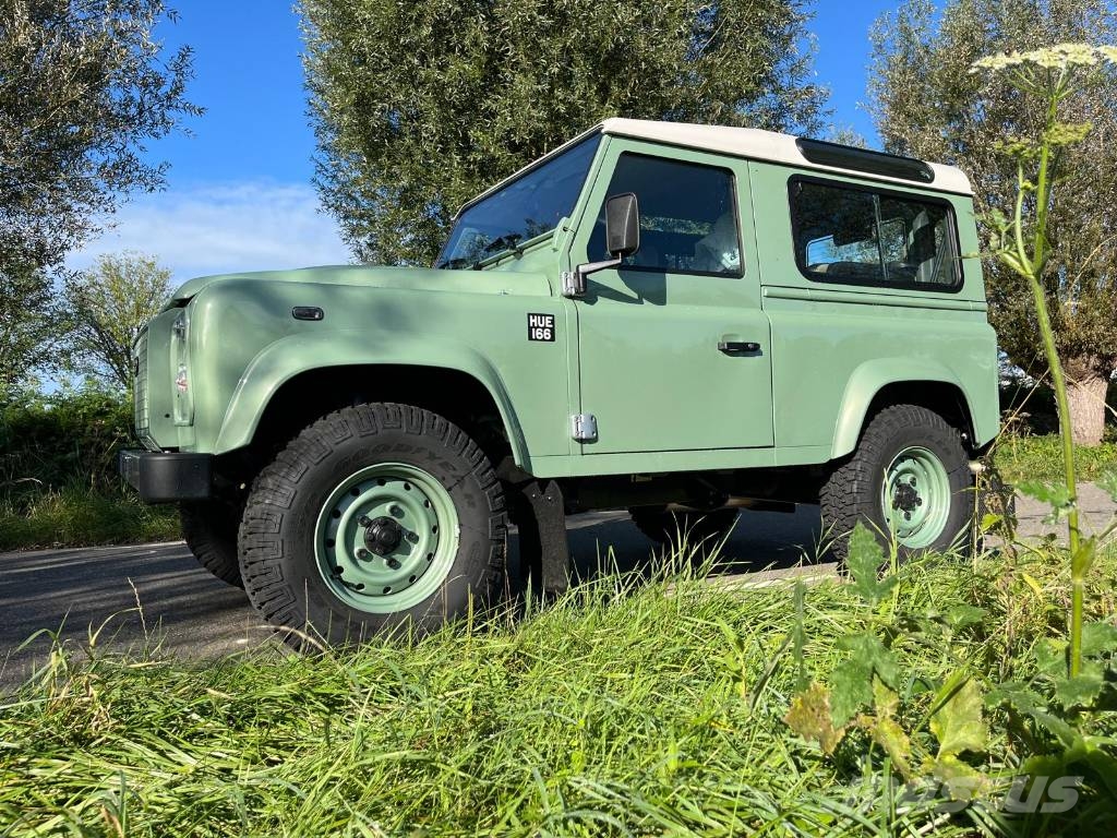 Land Rover Defender Heritage HUE only 1000 km with CoC Carros