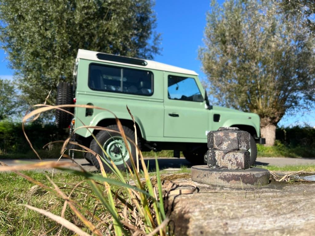 Land Rover Defender Heritage HUE only 1000 km with CoC Carros