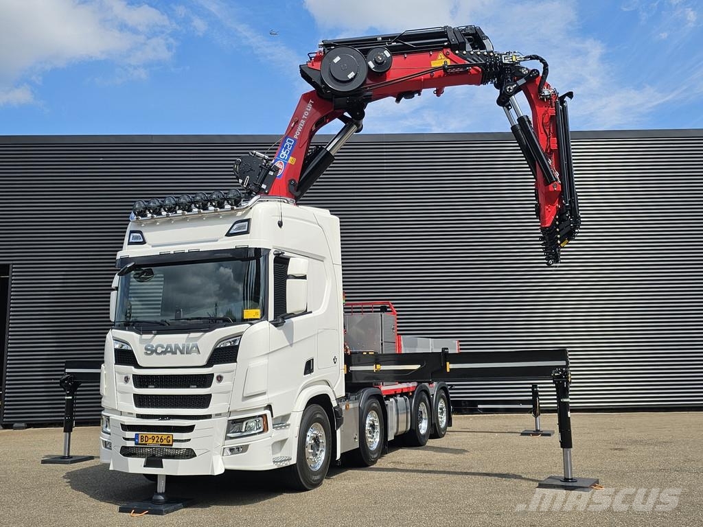 Scania R590 V8 8x2 / HMF 9520 CRANE - JIB - WINCH / TRACT Tahače