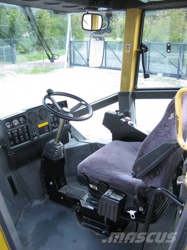 Dynapac CA152D teža 7.600kg 单轮压路机
