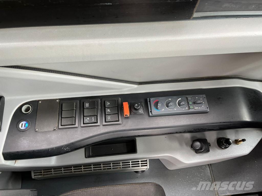 Volvo B8R 8900 LE 6x2*4 44 SEATS + 53 STANDING / AC / AU Međugradski autobusi
