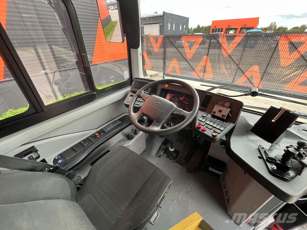 Volvo B8R 8900 LE 6x2*4 44 SEATS + 53 STANDING / AC / AU Međugradski autobusi
