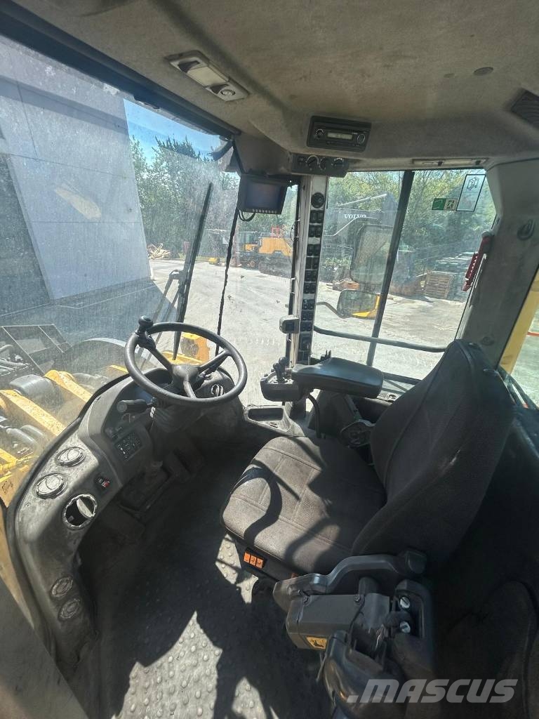 Volvo L250G Incarcator pe pneuri