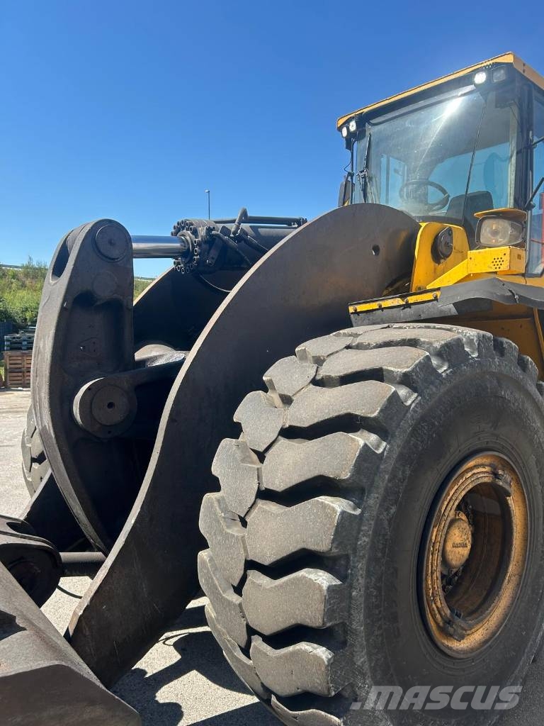 Volvo L250G Incarcator pe pneuri