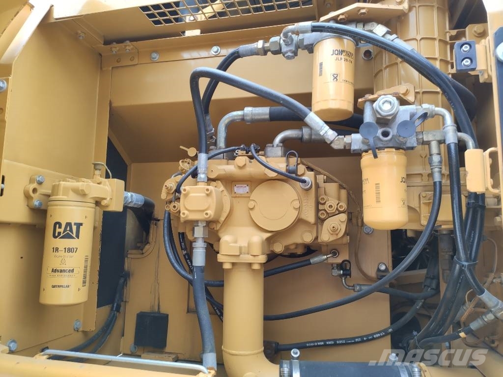 CAT 329 D Roomikekskavaatorid