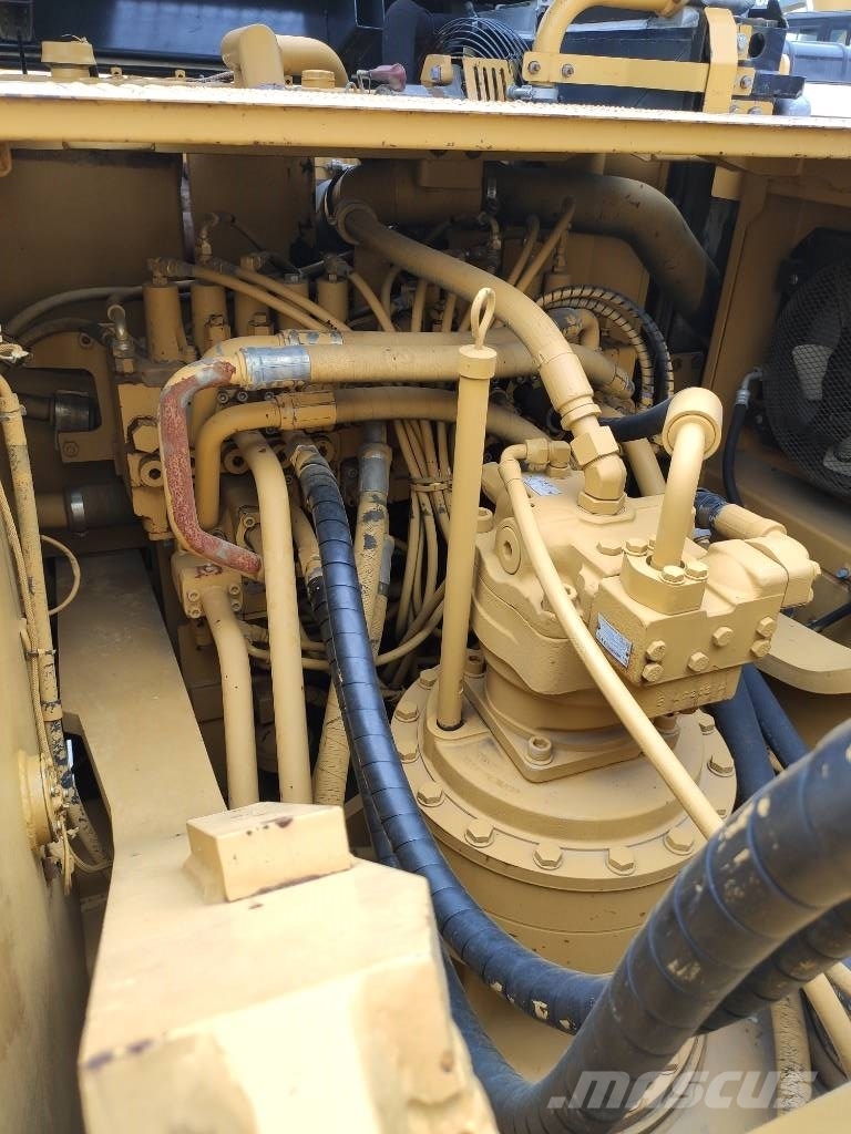 CAT 329 D Roomikekskavaatorid