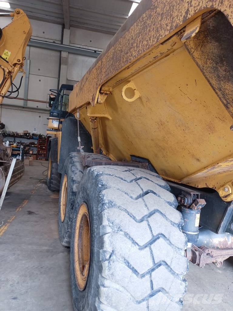 Komatsu HM 300-3 Karjeriniai savivarčiai