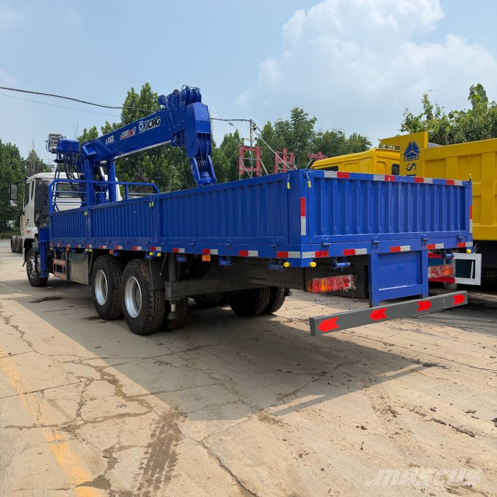 Hohan 6*4 +XCMG SQ16SK5Q truck-mounted crane 운송 장비 - 기타