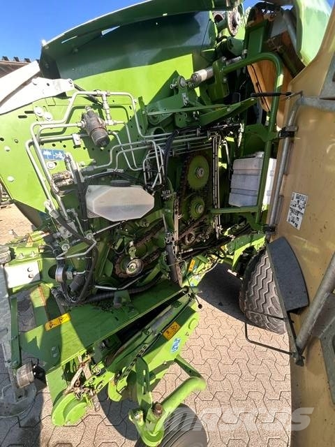 Krone Comprima CV 150 XC Rituļu preses