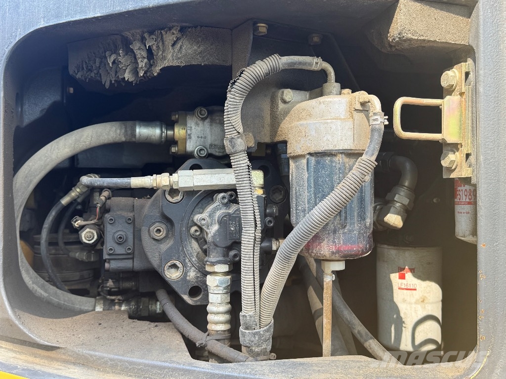 New Holland E 235 B SR-2 Гусеничні екскаватори