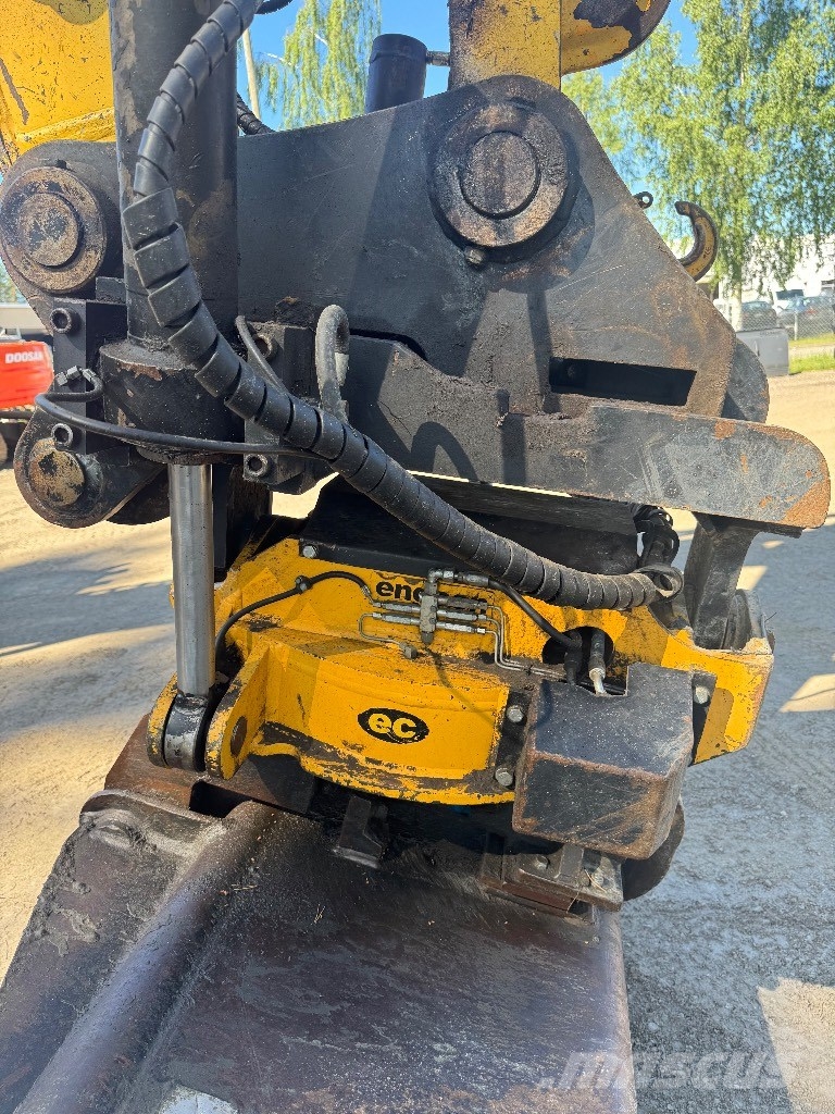 New Holland E 235 B SR-2 Гусеничні екскаватори