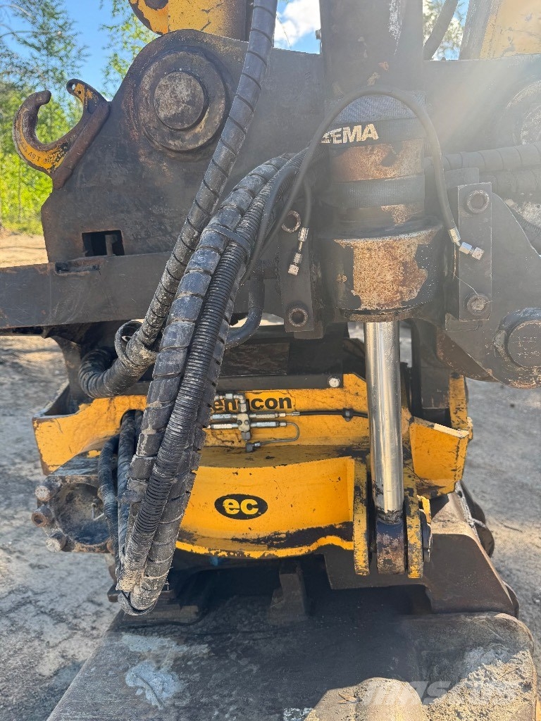 New Holland E 235 B SR-2 Гусеничні екскаватори