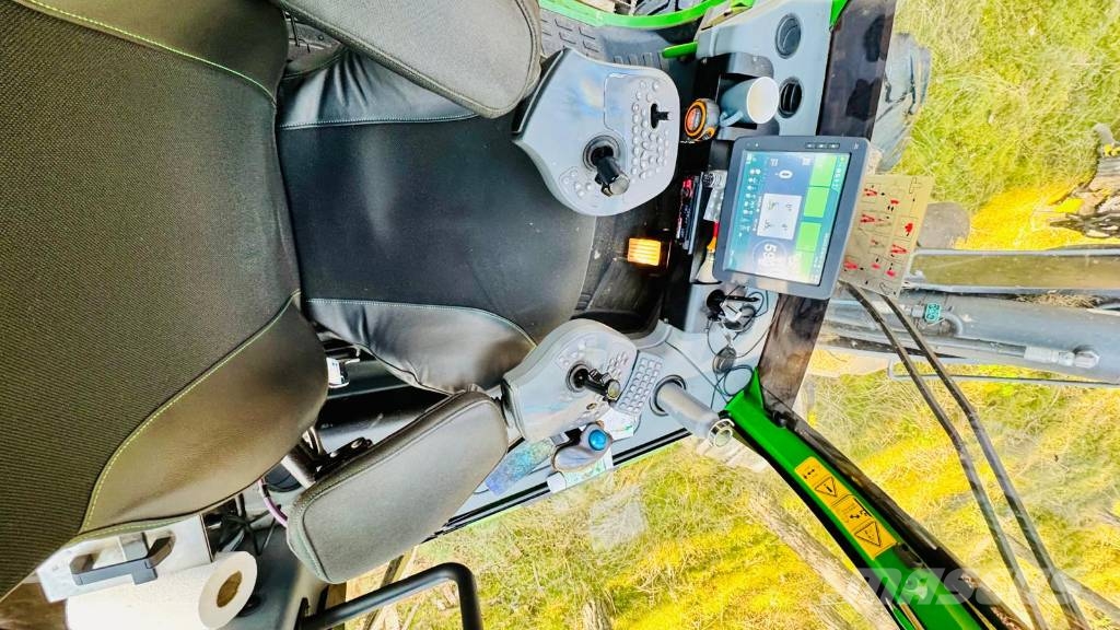 John Deere 1070 G Harvester