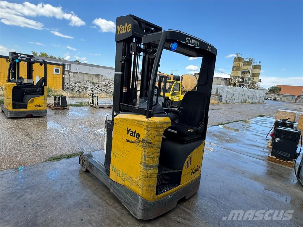 Yale MR16 리치 트럭