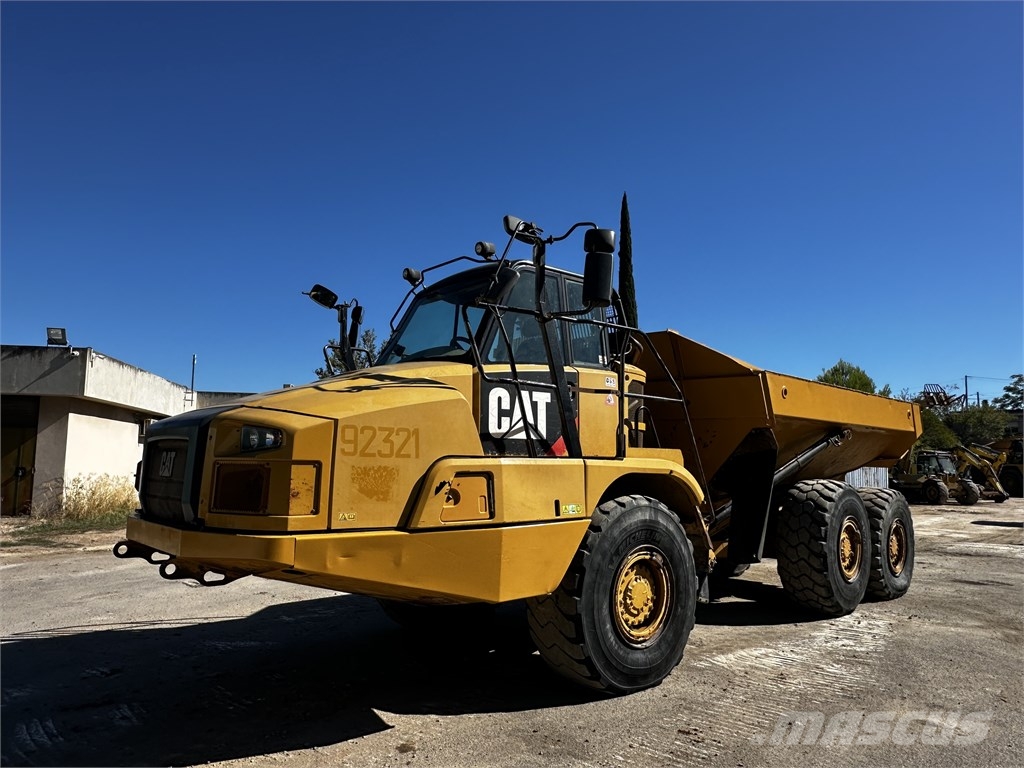 CAT 725 C ساحبات مفصلية