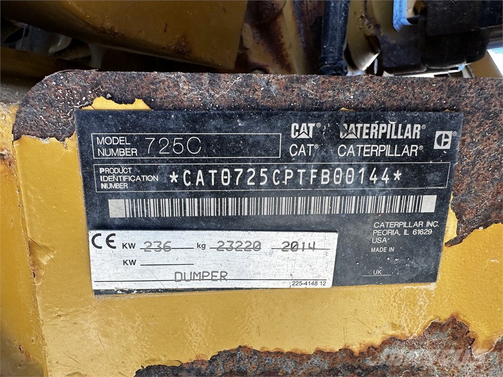 CAT 725 C ساحبات مفصلية