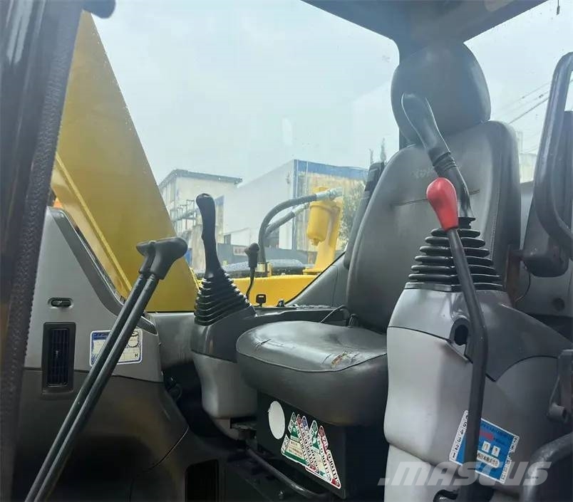  Komats PC78US-6 中型挖掘机