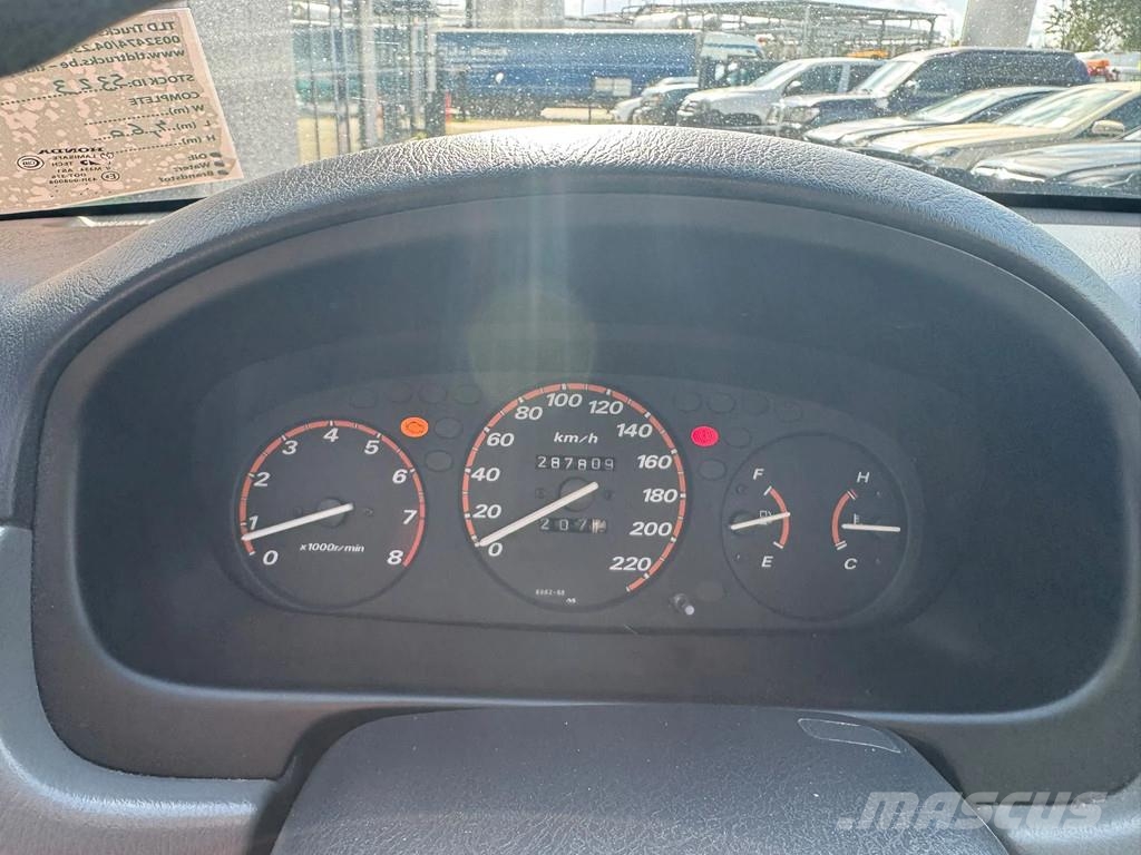 Honda CR-V **PETROL-ESSENCE** Automašīnas