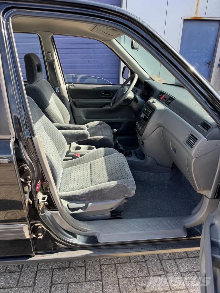 Honda CR-V **PETROL-ESSENCE** Automašīnas