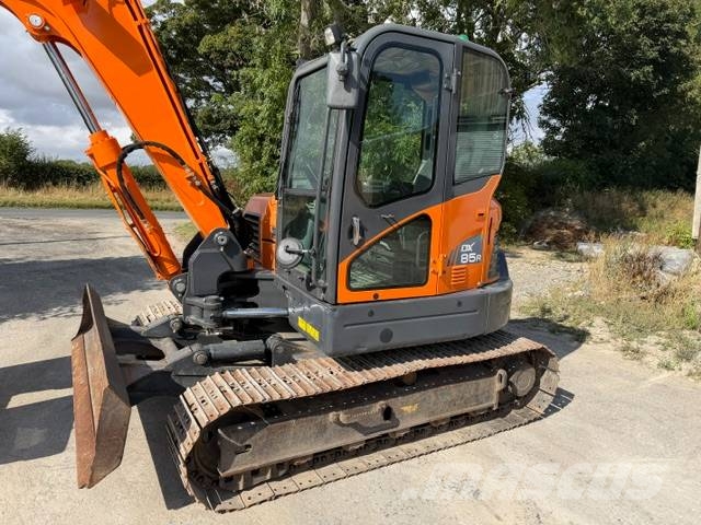 Doosan DX 85 R-3 Midi excavators  7t - 12t