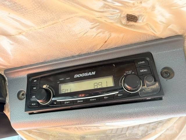 Doosan DX 85 R-3 Midi excavators  7t - 12t