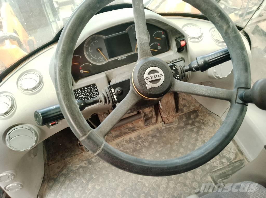 Volvo L 70 H Iekrāvēji uz riteņiem