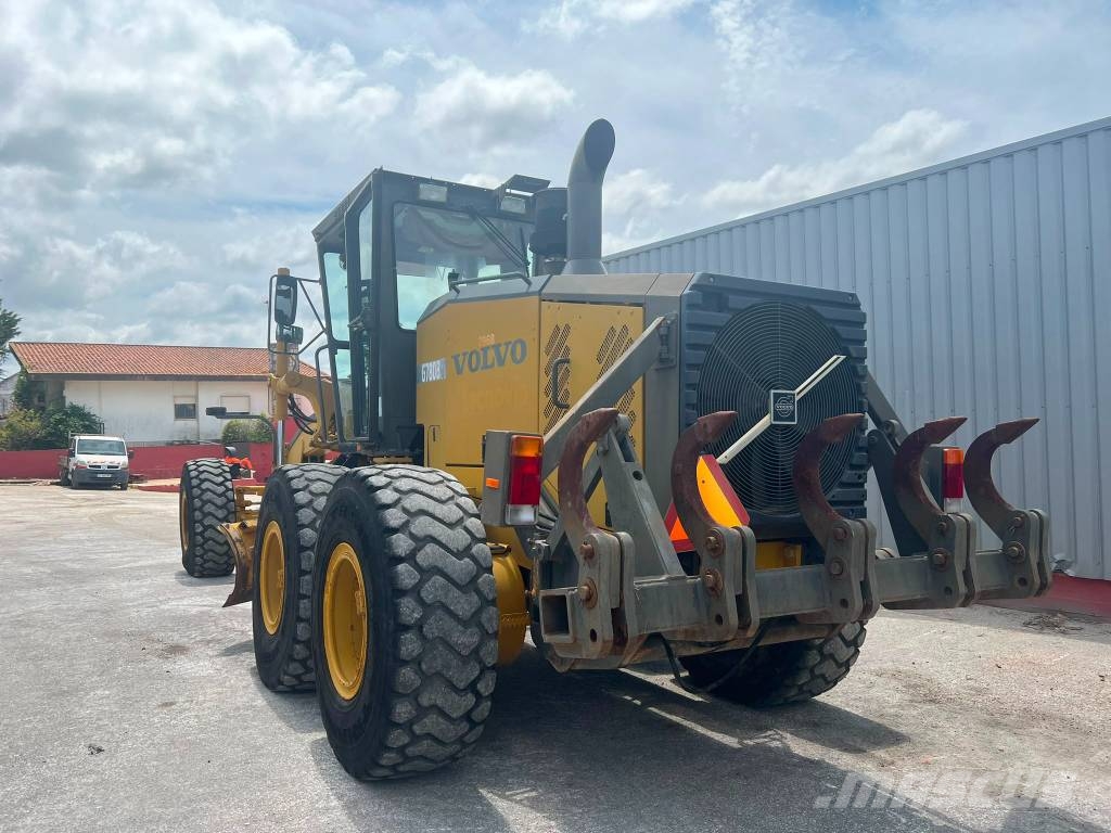 Volvo G 780 B معدات تمهيد الطرق