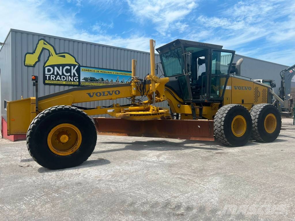 Volvo G 780 B معدات تمهيد الطرق