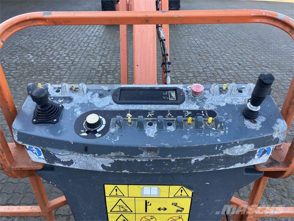 JLG 860SJ 관절형 전동이동 리프트