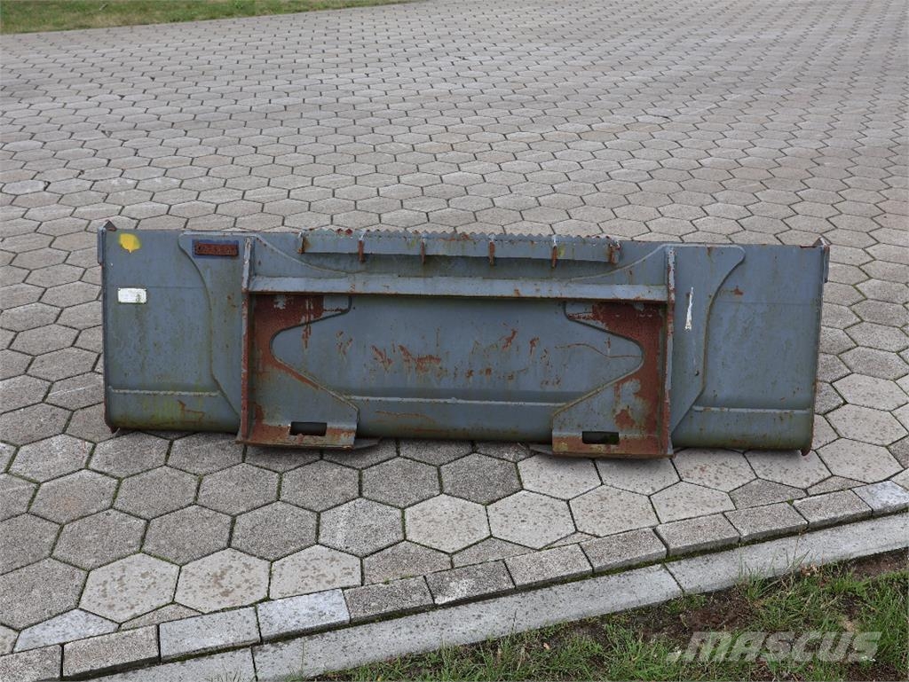 LADESCHAUFEL 2030 MM, CA. Tool carriers
